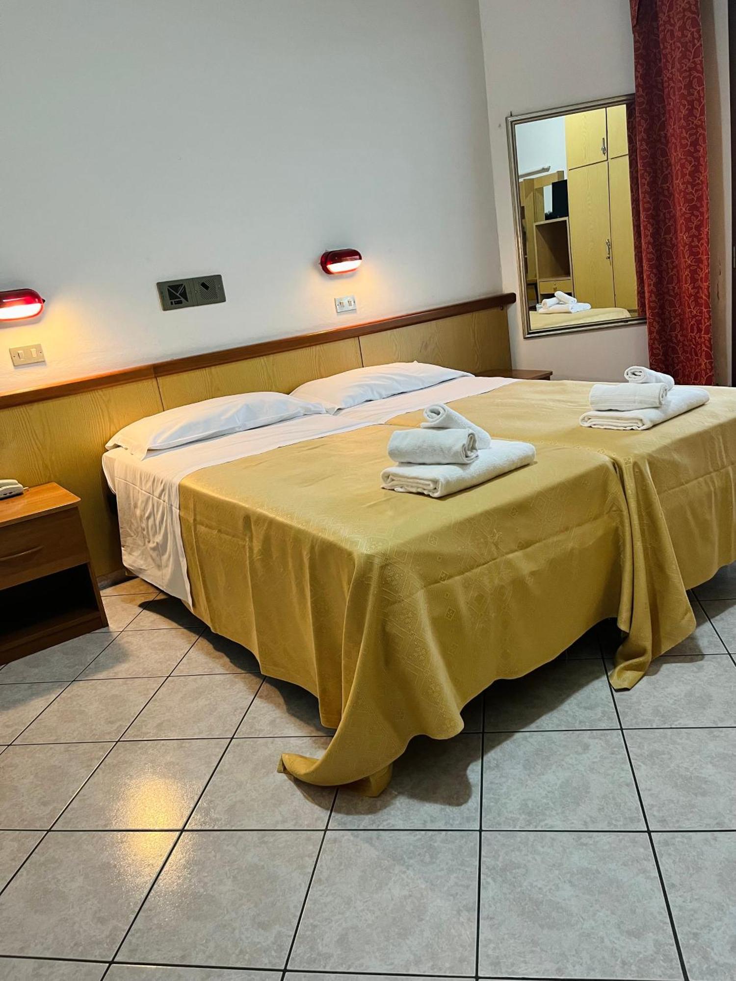 Columbia Frontemare Hotel Rimini
