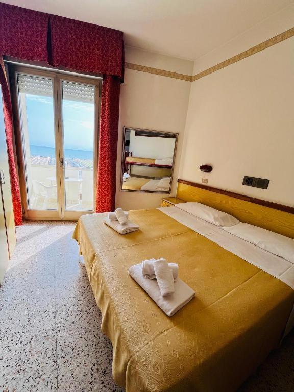 Columbia Frontemare Hotel 3*